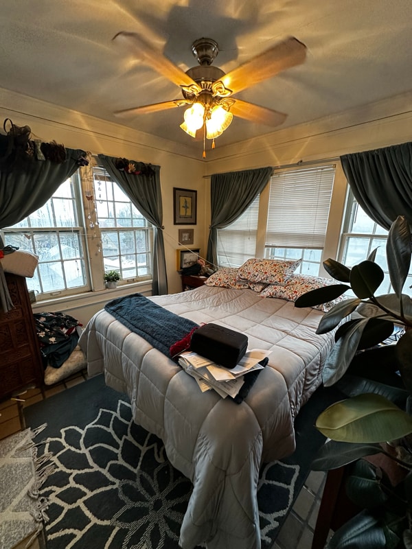 Building Photo - 1700 E Chateau Pl