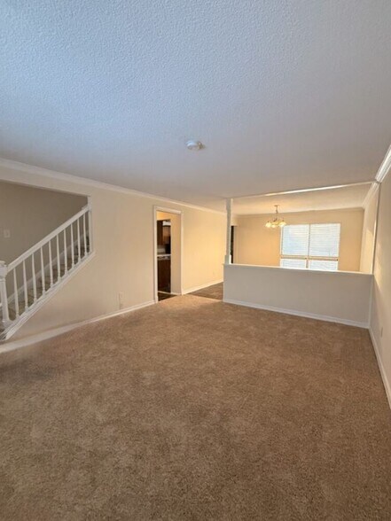 Building Photo - 504 Heritage Dr