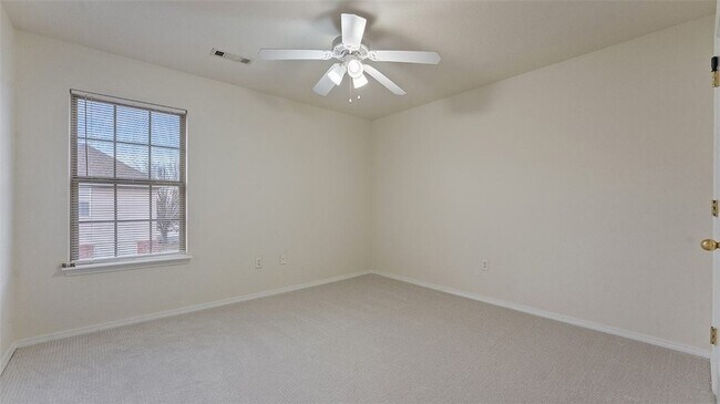 Building Photo - 3000 SW Windrift Ave