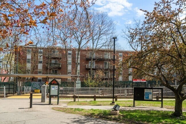 Building Photo - 22 Branchfield St