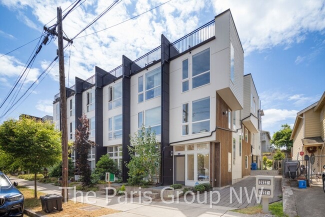 Primary Photo - Modern 2BR Columbia City/Hillman City Town...