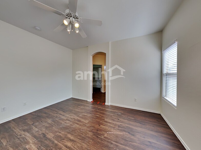 Building Photo - 8829 W Hilton Ave