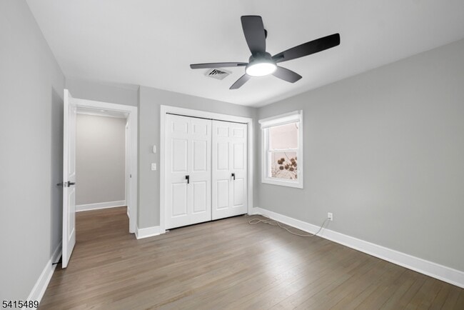 Building Photo - 475 Cedar Ln