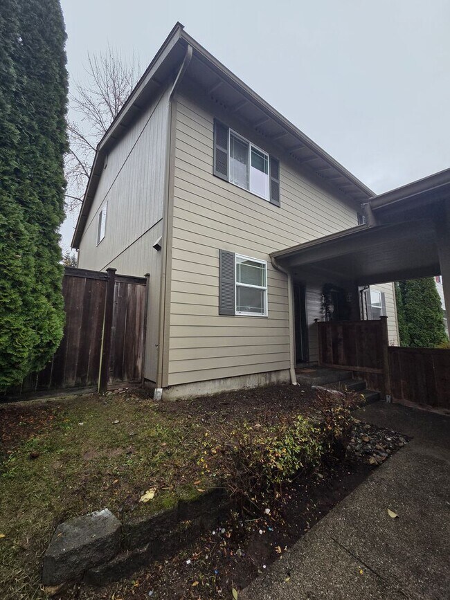 Building Photo - Tired of Apartments? Come Live In This Beauty!!