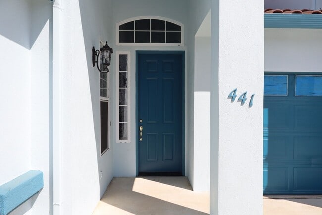 Building Photo - Spacious 5 Bedroom 3 Bath home in Harden Ranch