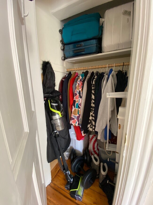 Building Photo - 53 Joy St