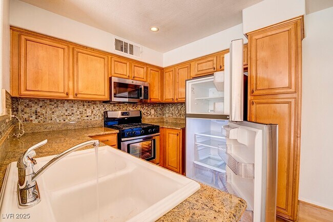 Building Photo - 3060 Casey Dr