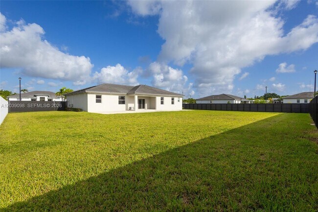 Building Photo - 29071 SW 171st Ave