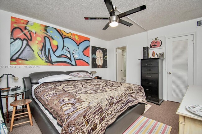 Building Photo - 1638 Embassy Dr