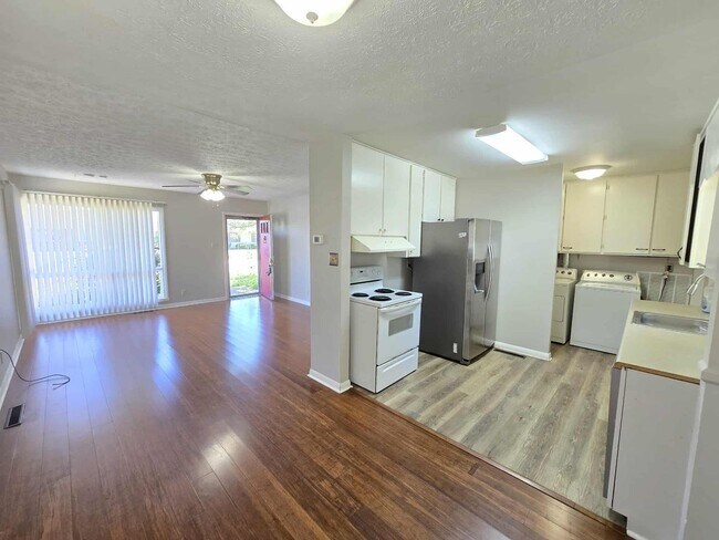Building Photo - 3318 Moulton Ln