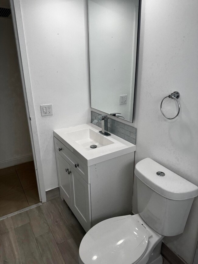 Building Photo - 153 Monaco Way