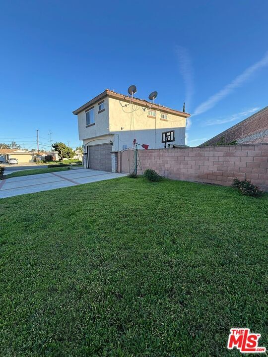 Building Photo - 2600 W Picadilly Way