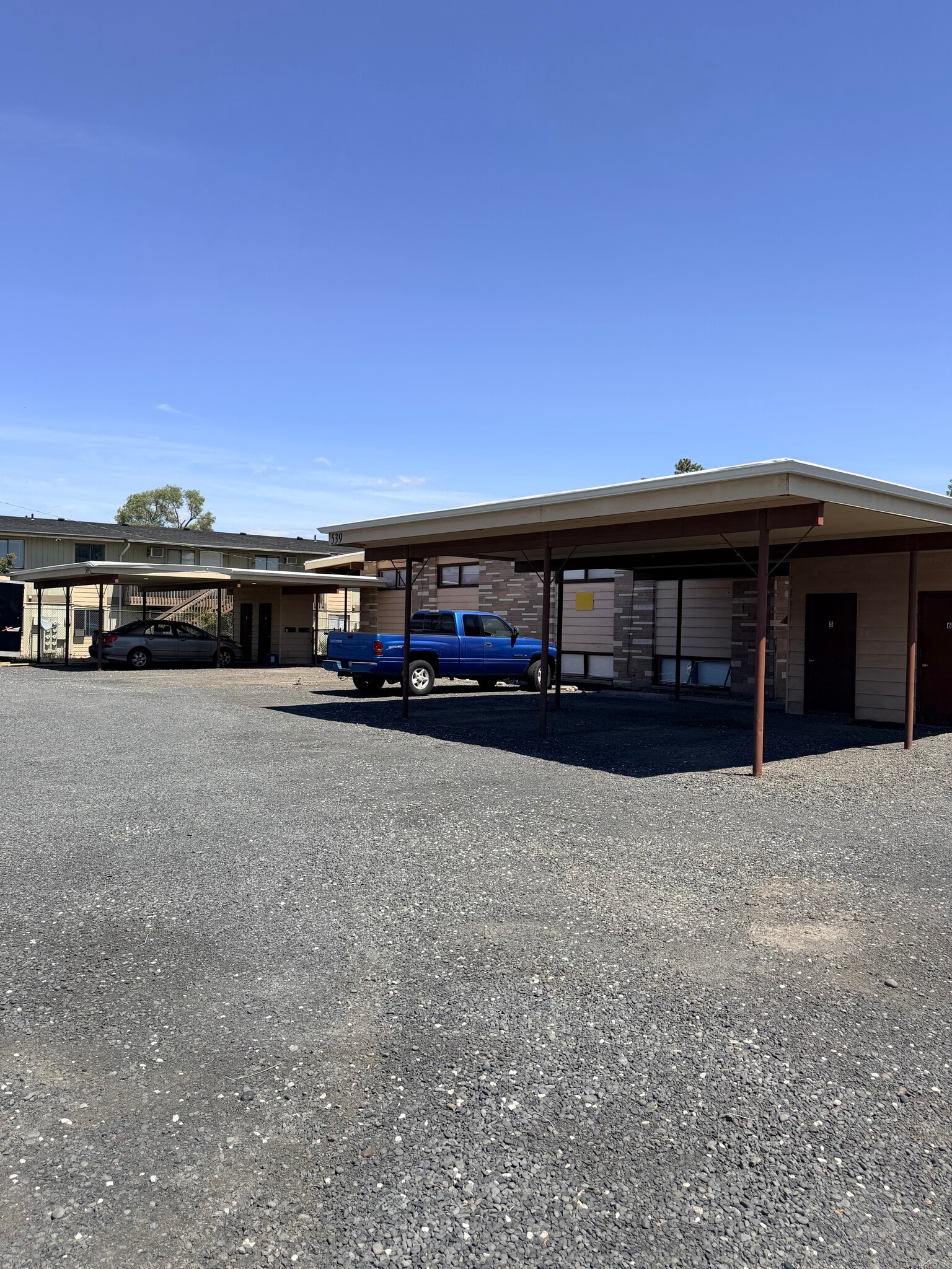 Building Photo - 539 W Crest Dr