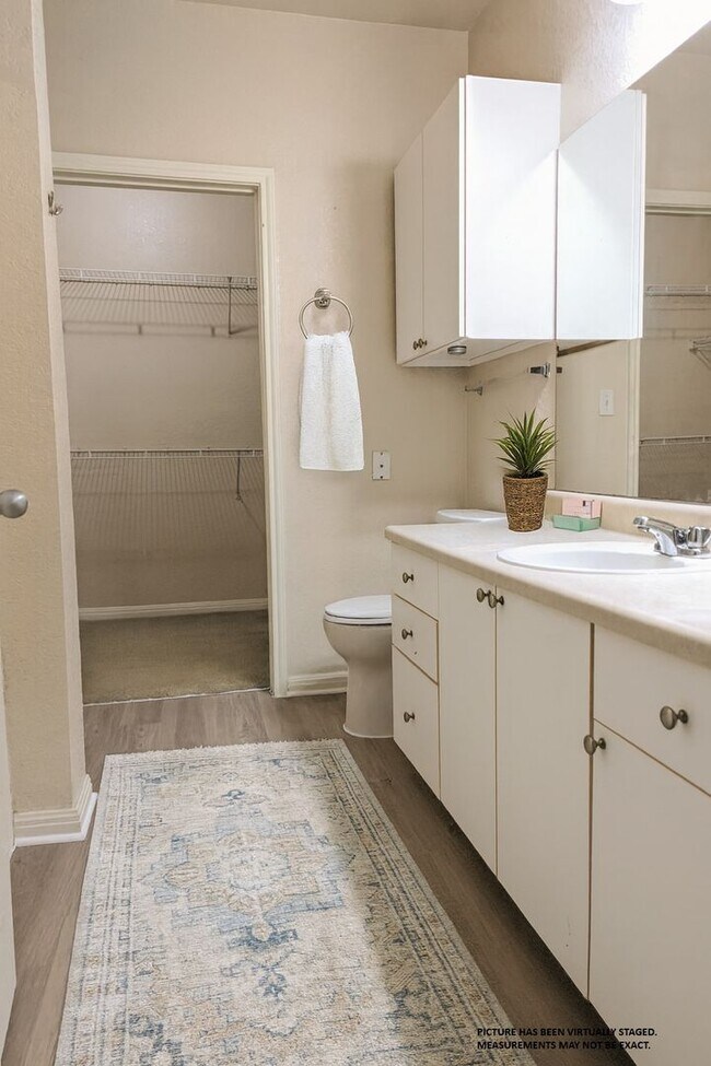 Building Photo - 1x1 New flooring, stove, washer/dryer. Includes Balconette facing a quiet tree lined street.