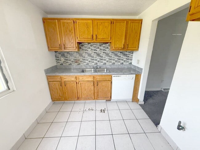 Building Photo - 4889 Banbury Ct