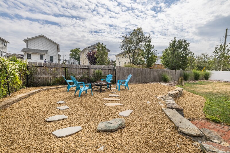 Building Photo - 13 Richard St