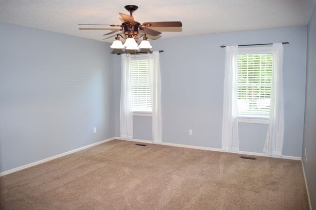 Building Photo - Spacious 3-Bedroom, 3-Bath Home with Bonus...