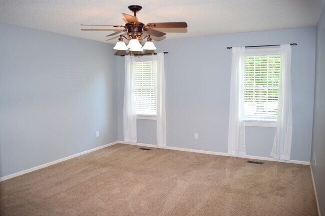 Building Photo - Spacious 3-Bedroom, 3-Bath Home with Bonus Room in a Quiet Neighborhood! NO PETS