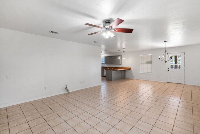 Building Photo - Horse Property