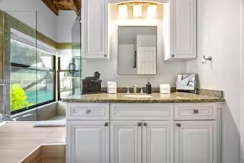 Building Photo - 6140 SW 56th Ct