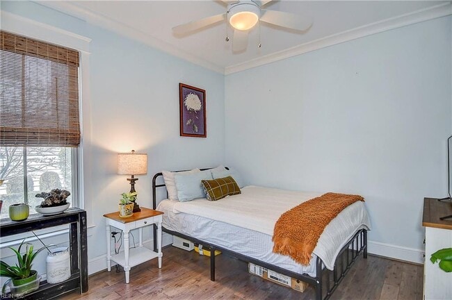 Building Photo - 9417 27th Bay St