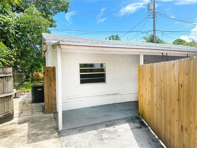 Building Photo - 2380 SW 11th St