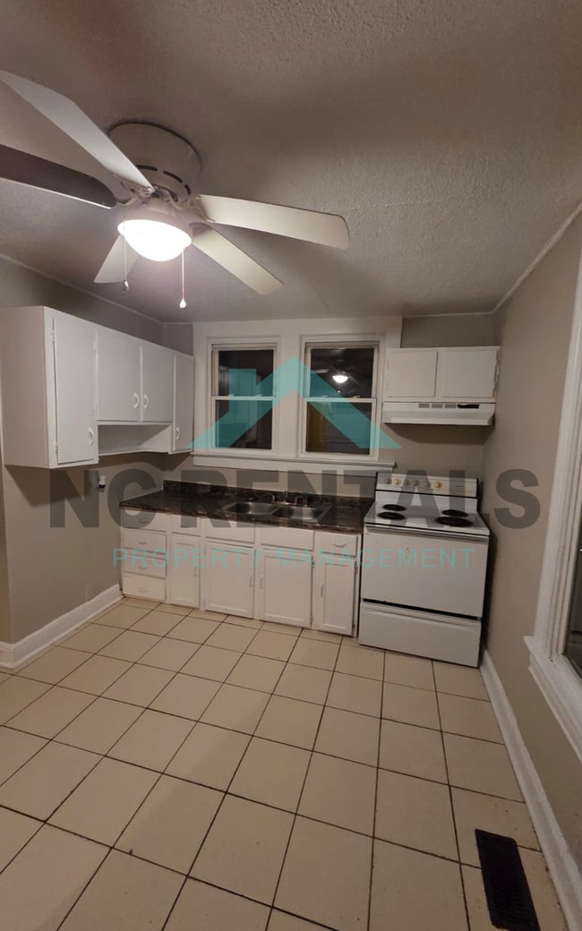 Building Photo - 714 Dillard St