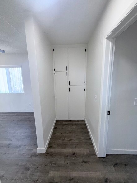 Building Photo - 5039 Alhambra Ave