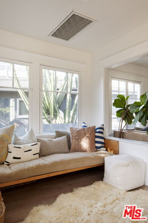 Building Photo - 601 Crestmoore Pl