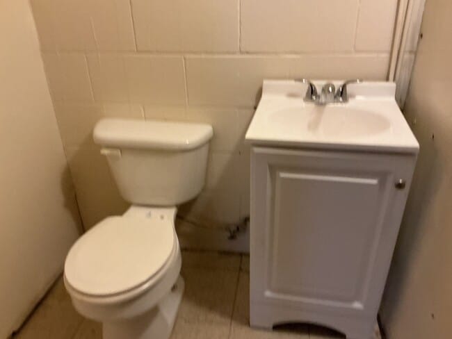 Building Photo - 4 Bedroom Single Family Home