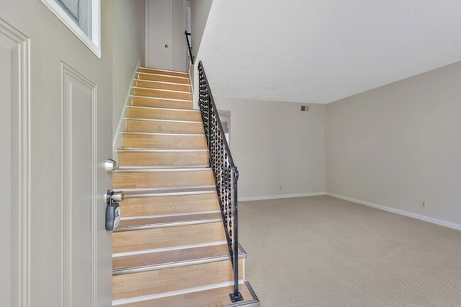 Building Photo - 3319A Felicia St