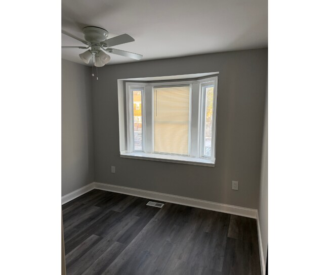 Building Photo - 1271 Limit Ave