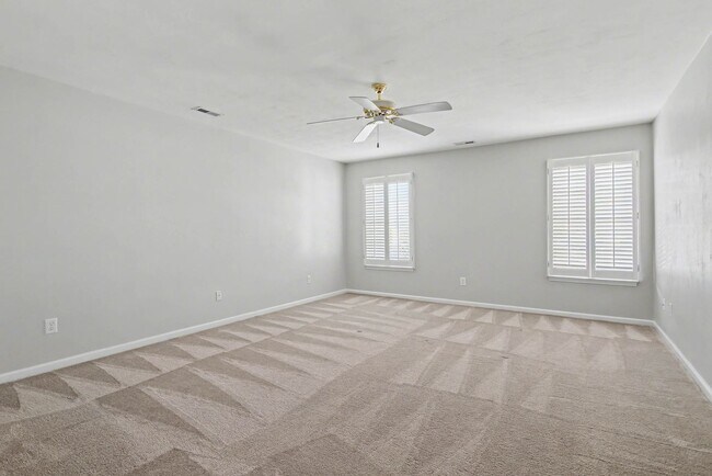 Building Photo - First Floor Primary in Waterford