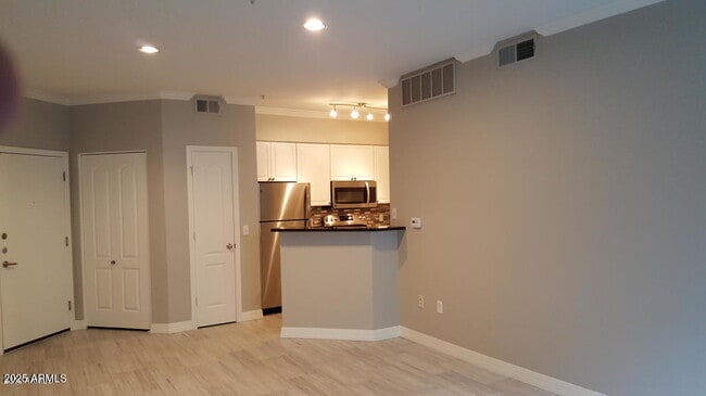 Building Photo - 1701 E Colter St