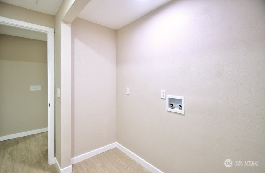 Building Photo - 6720 Alder Glen Dr SE