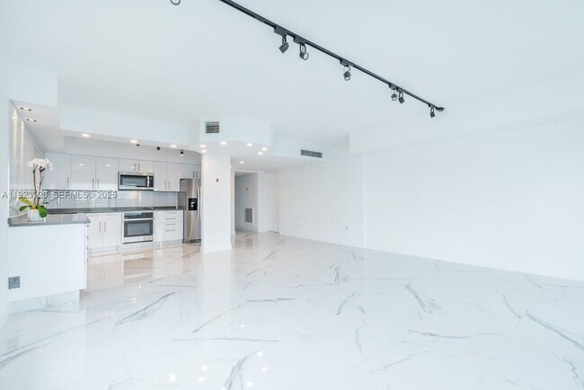 Building Photo - 286 Bal Bay Dr