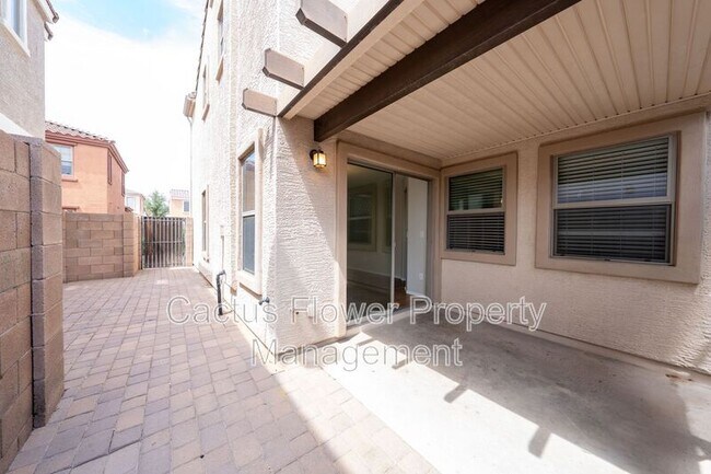 Building Photo - 2721 E Bart St