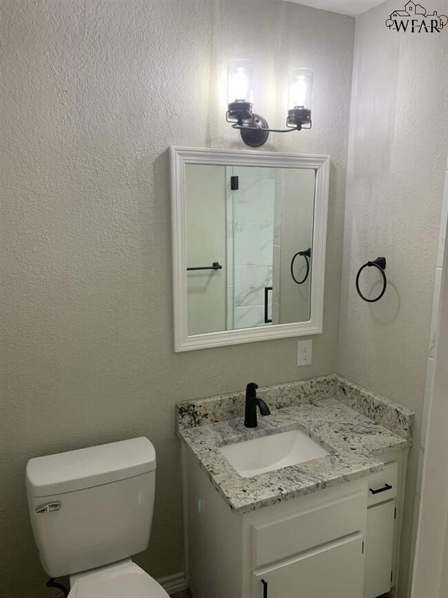 Building Photo - 4111 Stearns Ave