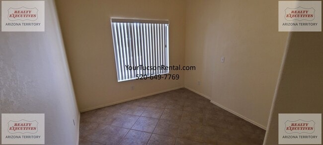 Building Photo - Starr Pass Shadows 4 bedrooms and 2 bathrooms