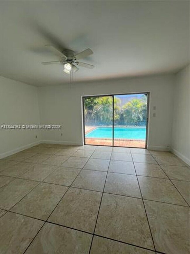 Building Photo - 10511 SW 145th Ct