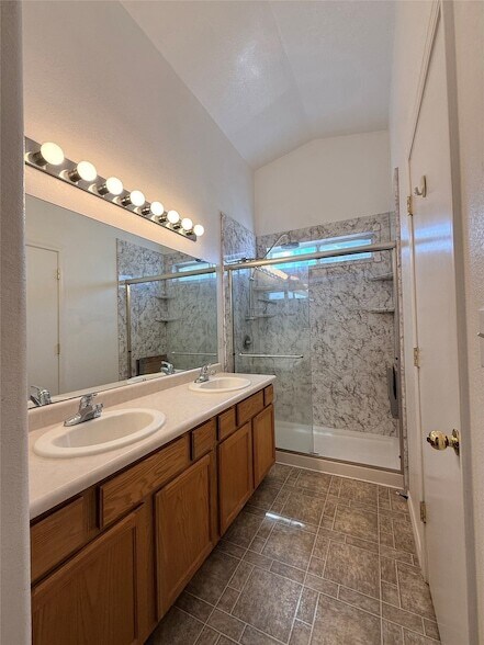 Building Photo - 10639 Rockcliff Dr NW
