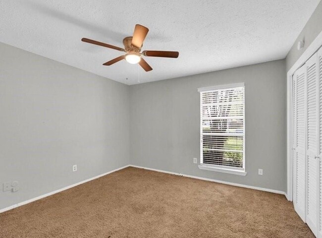 Building Photo - 8406 Daycoach Ln