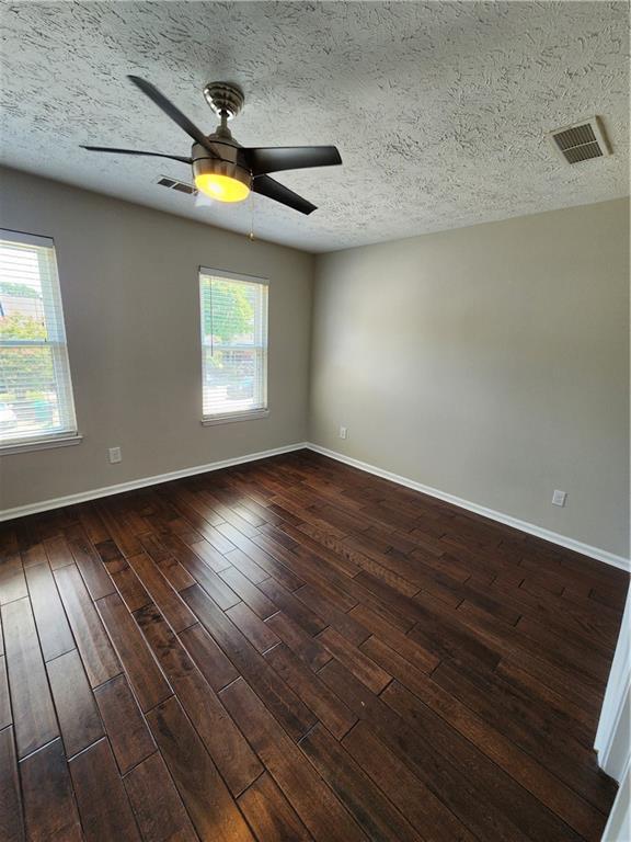 Building Photo - 1565 Springleaf Ct SE