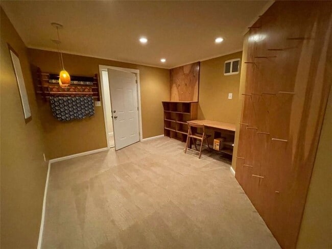 Building Photo - 1378 Greencrest Ct SW