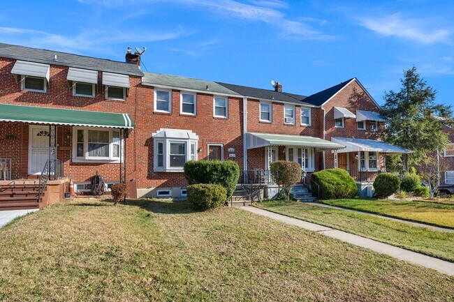 Building Photo - Charming 4-bedroom, 2-bath