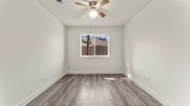 Building Photo - 2107 Charlton House Ln