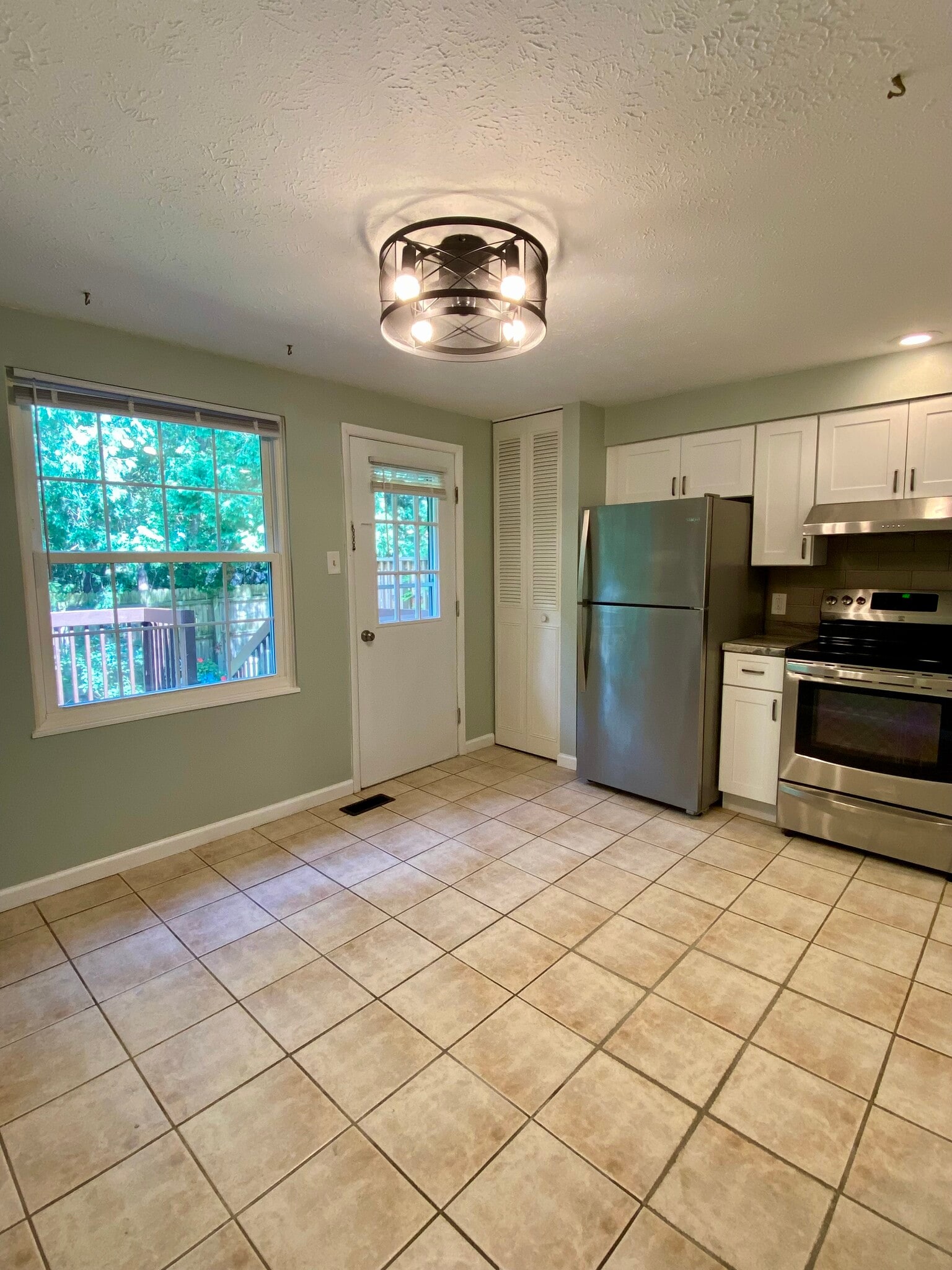 Building Photo - 315 Laporte Ct