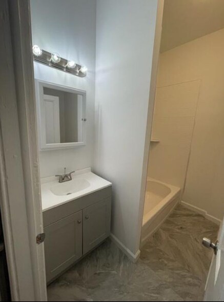 Building Photo - 2916 Poplar St