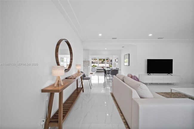 Building Photo - 1625 Hollywood Blvd