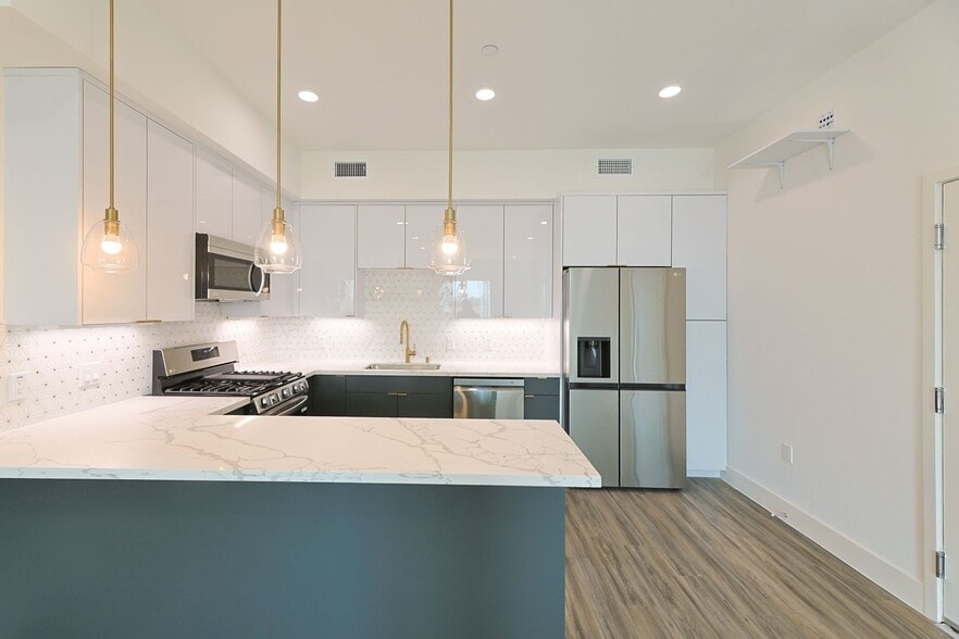 Interior Photo - 4000 Mont Clair Apartments